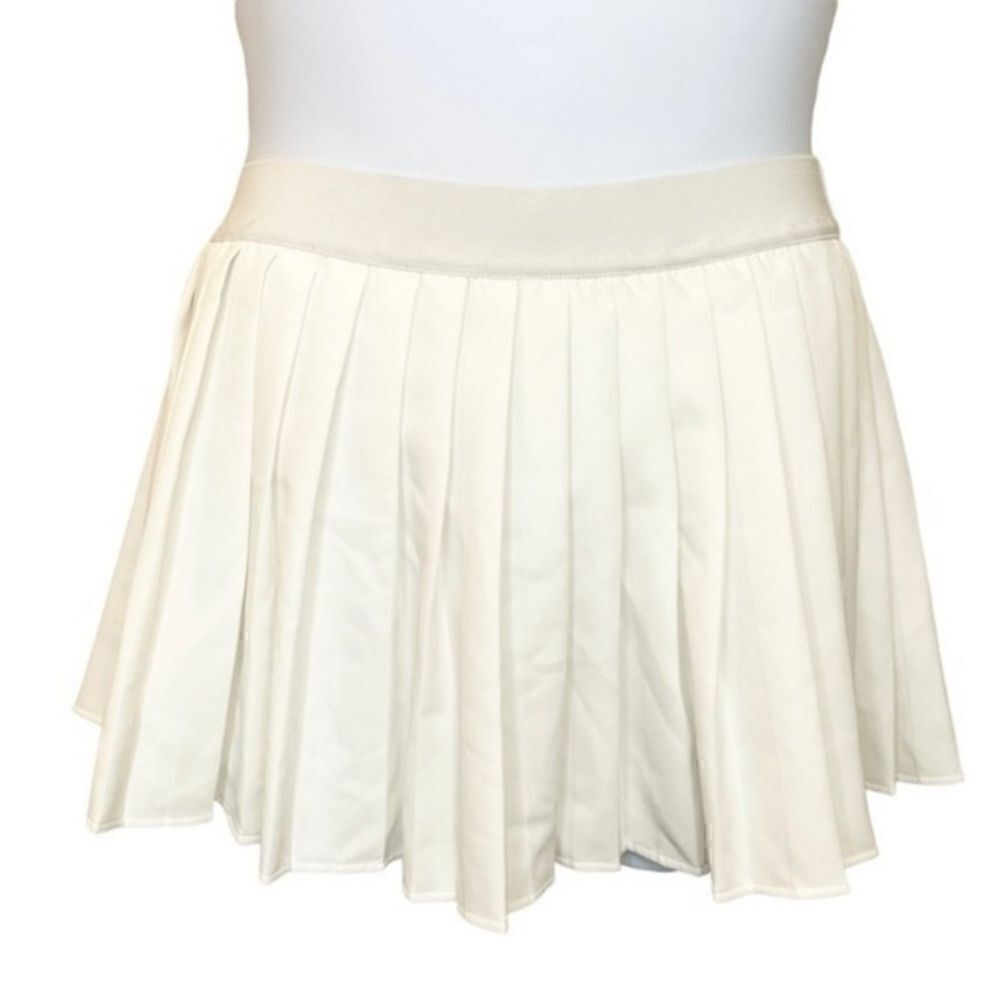By Together White Pleated Tennis Mini Skirt, size large